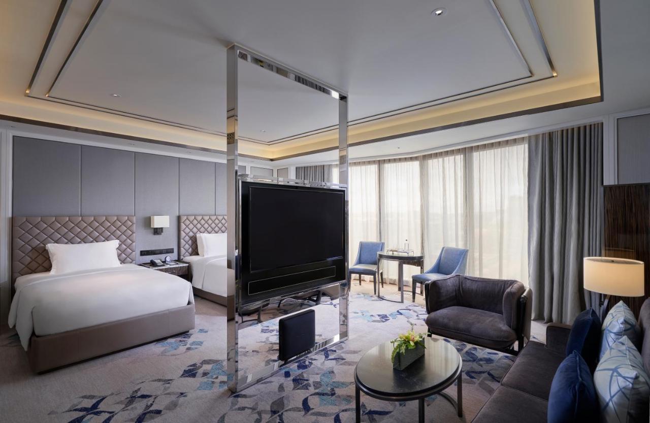 Hotel Okura Manila At Newport World Resorts Pasay Exterior photo