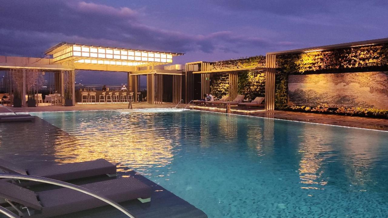 Hotel Okura Manila At Newport World Resorts Pasay Exterior photo